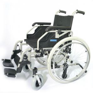 Кресло-коляска Titan LY-710-867LQ (пневмо колеса)